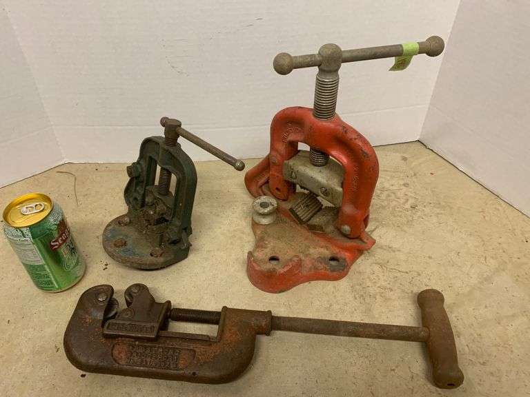 (2) Bench Yoke Vises & Armstrong Pipe Cutter Delaware Auction Center