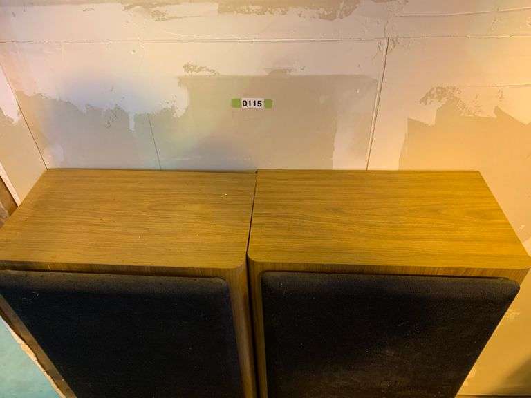 Pair of Technics SBA51 Speakers Delaware Auction Center