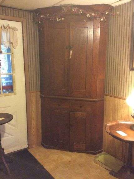 Online Moving Auction