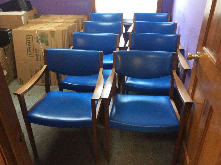 FF20 8 Waiting Room Chairs Duck Soup Auctions