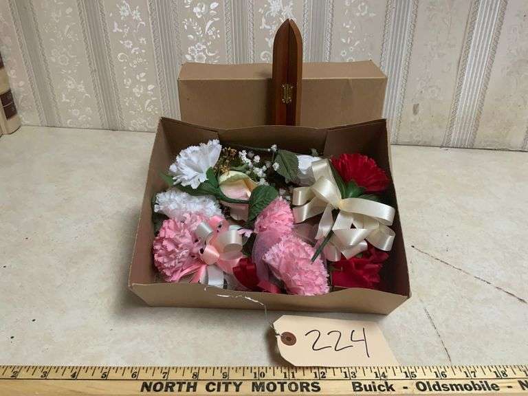 Silk flower corsages • Vintage • 1st Floor Duck Soup Auctions