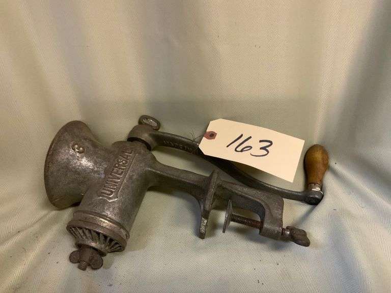 Universal 3 Horseradish grinder • Vintage • 1st Floor Duck Soup Auctions