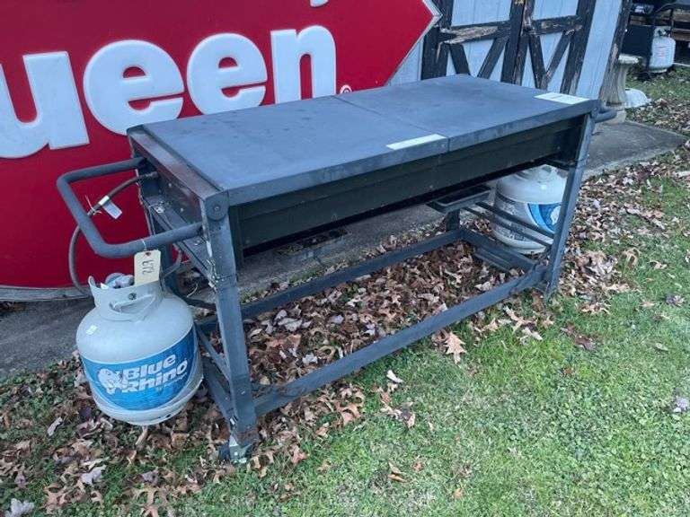 Bakers and chefs event grill needs regulator, tanks not included • Yard