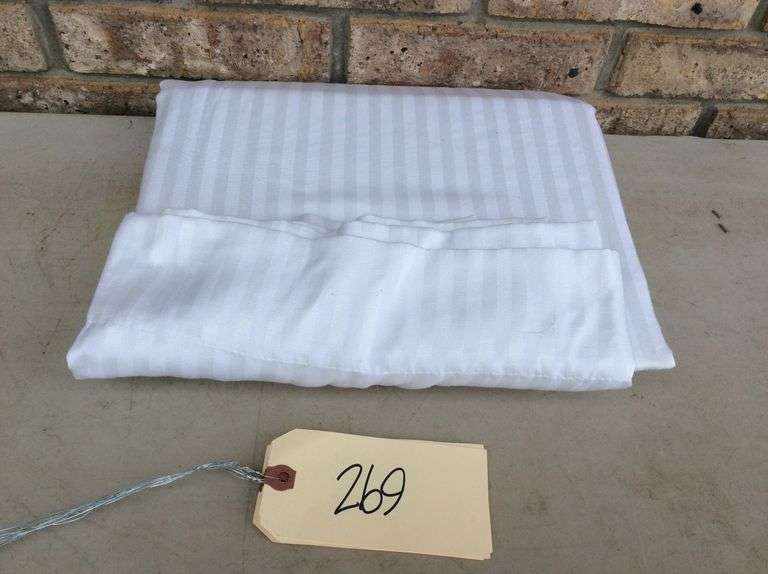 Queen Size Flat Sheet. New Duck Soup Auctions