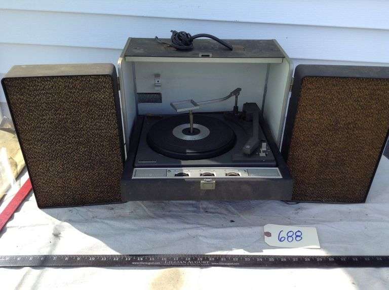 GE Portable Record Player with Attached Speakers Duck Soup Auctions