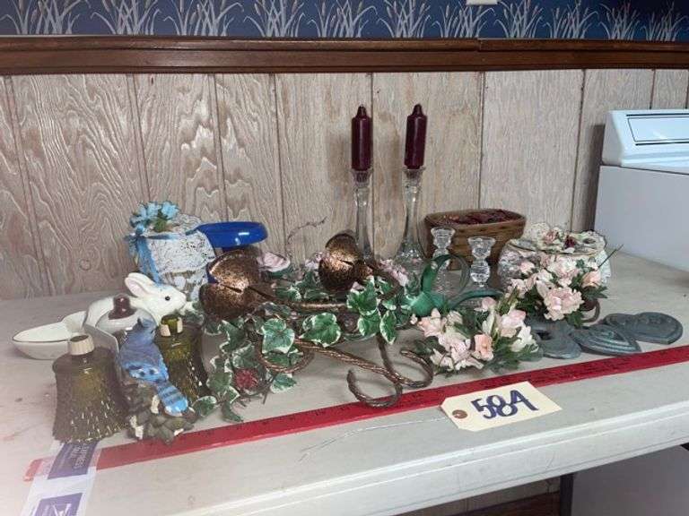 Home decor lot • Kitchen Duck Soup Auctions