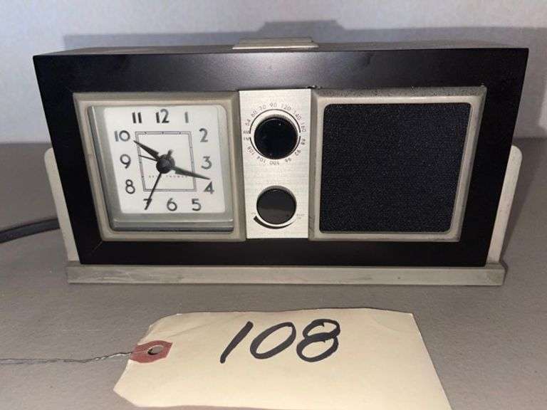 Nice heavy Seth Thomas am/fm alarm clock • Warehouse • ( Click for More
