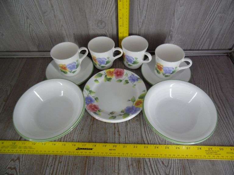 Corelle Dishes Dunker Auction