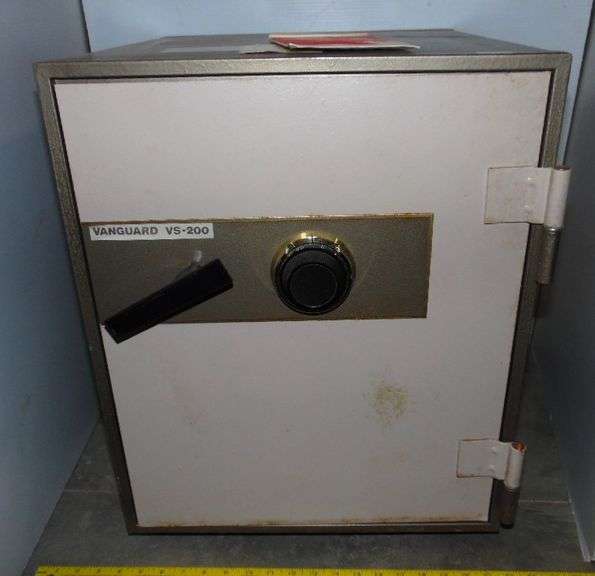 Vanguard VS200 Safe Dunker Auction