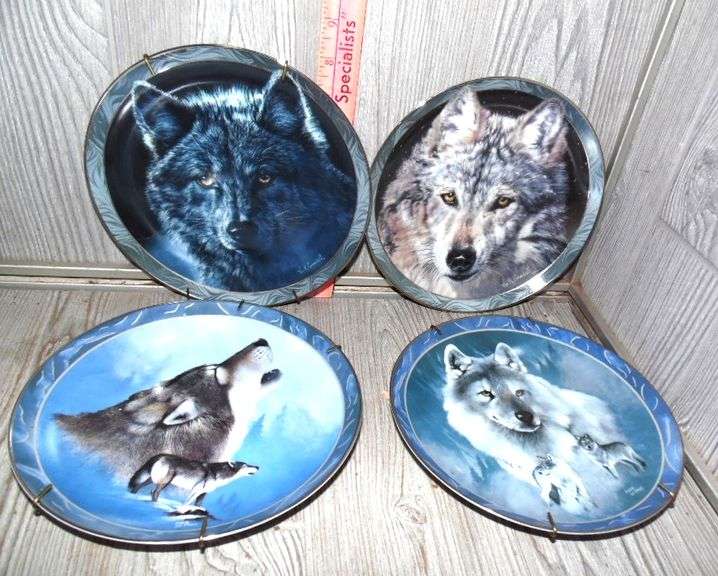 Wolf Collector Plates Dunker Auction