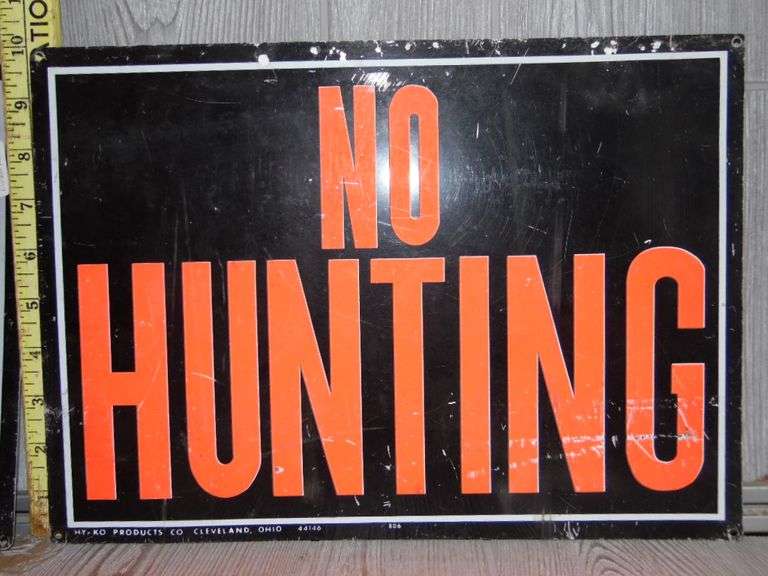 No Hunting Sign Dunker Auction