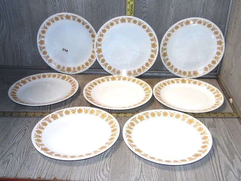 8 Corelle Plates Dunker Auction
