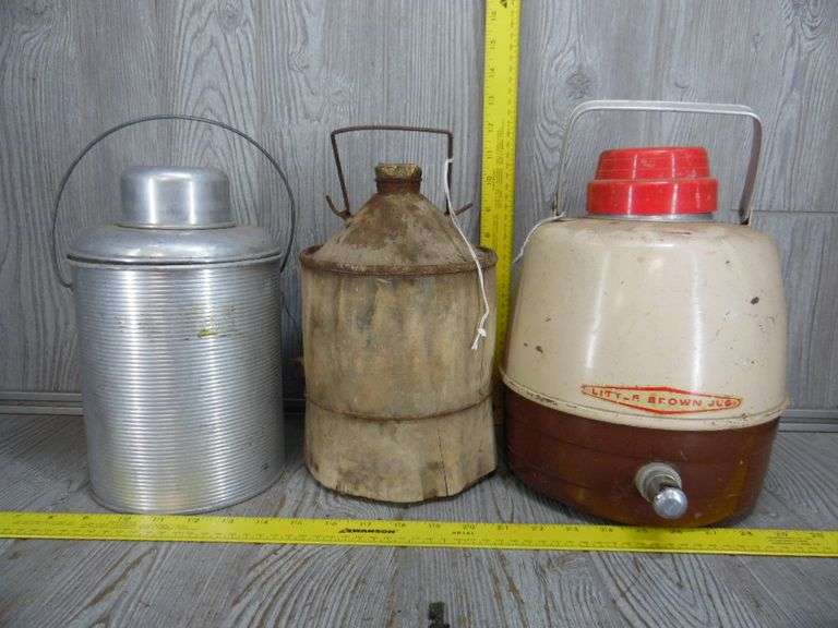 Vintage Water Coolers *Display only they need work Dunker Auction