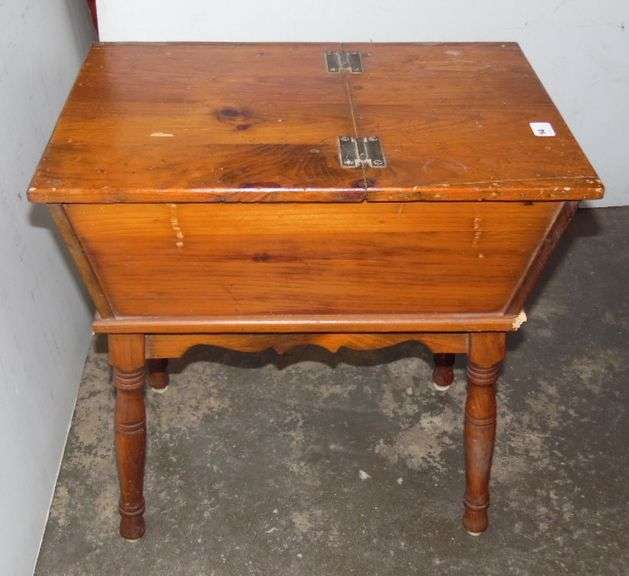 Doughboy Side End Table15" x 21 1/2" x 22" Need TLC Dunker Auction