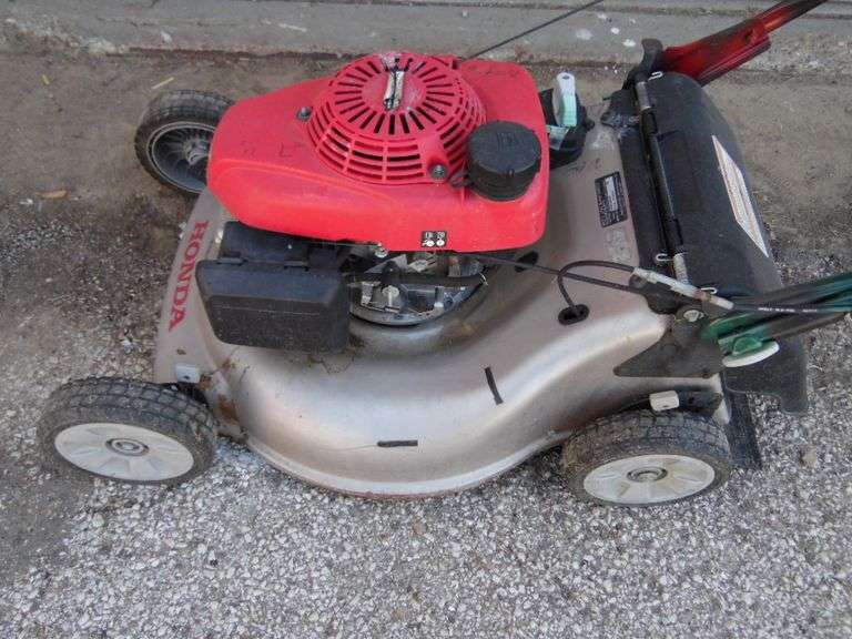 Honda Twin Blade Advantage 3in1 System Lawn Mower Dunker Auction
