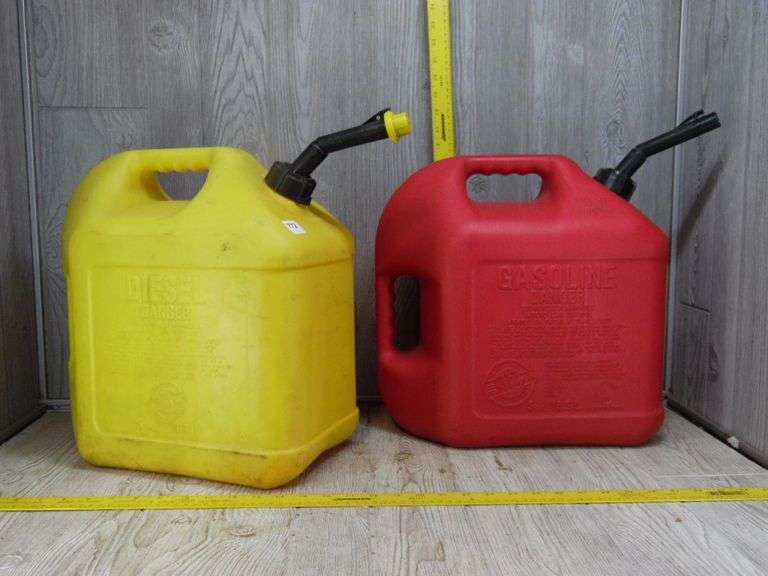 Gas Cans Dunker Auction