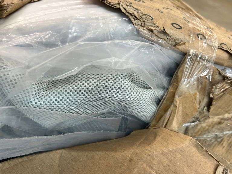 ZINUS 10" KING SIZE MATTRESS IN BOX Earl's Auction Company