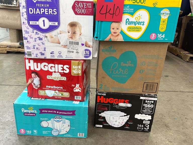 (6) BOXES OF DIAPERS ASSORTED SIZES Earl's Auction Company