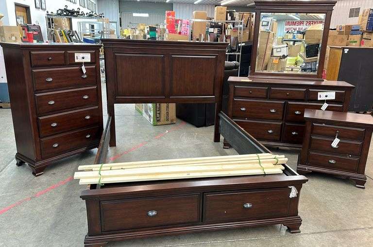 AS ISQUEEN SIZE DARK WOOD BEDROOM SET Earl's Auction Company