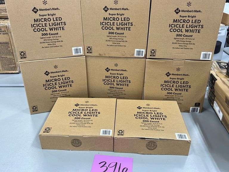 (8) BOXES OF ICICLE LIGHTS IN BOXES Earl's Auction Company