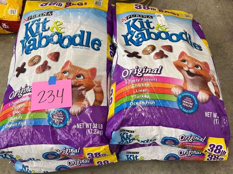 (4) BAGS OF KIT & KABOODLE CAT FOOD Earl's Auction Company