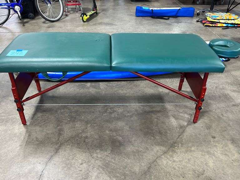 FITMASTER MASSAGE TABLE Earl's Auction Company