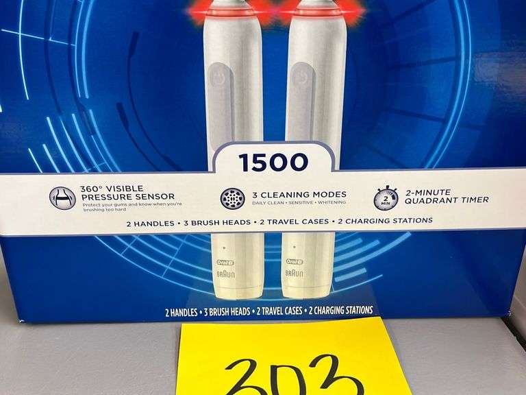 ORAL B PRO CLEAN 1500 TOOTHBRUSH SET IN BOX Earl's Auction Company