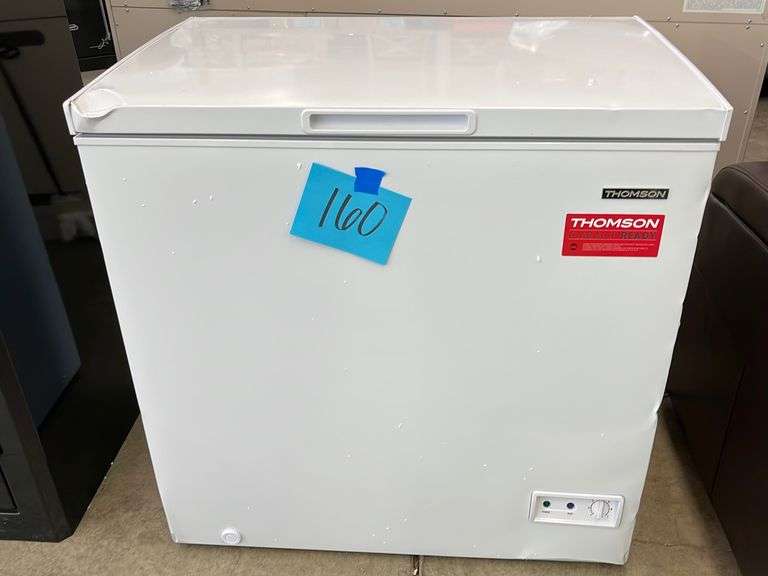 THOMSON 7.0CU FT WHITE CHEST FREEZER Earl's Auction Company