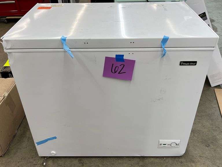 MAGIC CHEF 8.7CU FT. CHEST FREEZER Earl's Auction Company