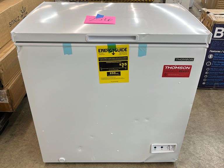 THOMSON 7.0CU FT WHITE CHEST FREEZER Earl's Auction Company