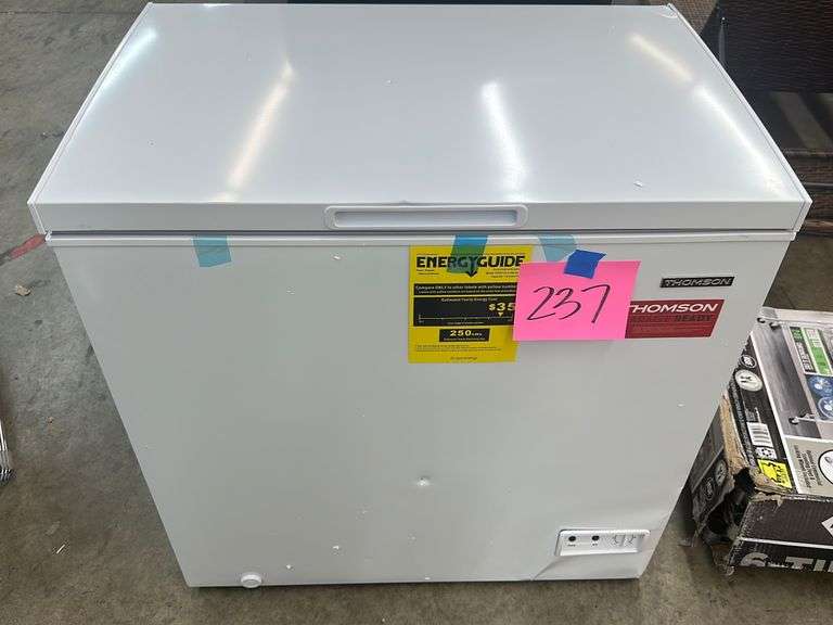 THOMSON 7.0CU FT WHITE CHEST FREEZER Earl's Auction Company