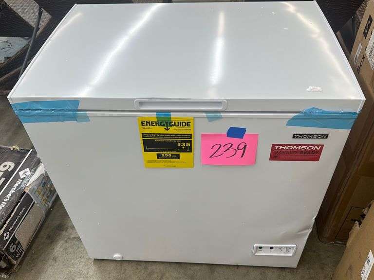 THOMSON 7.0CU FT WHITE CHEST FREEZER Earl's Auction Company