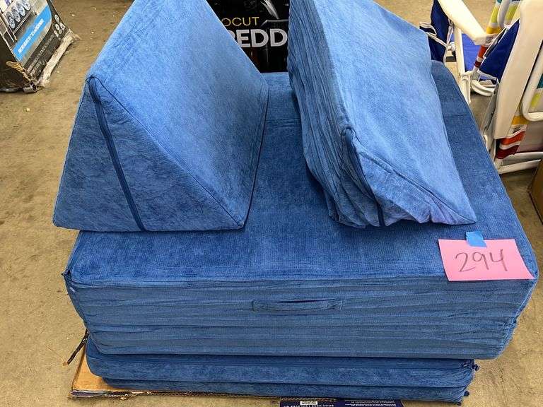 AS IS BLUE KIDS EXPLORER SOFA Earl's Auction Company