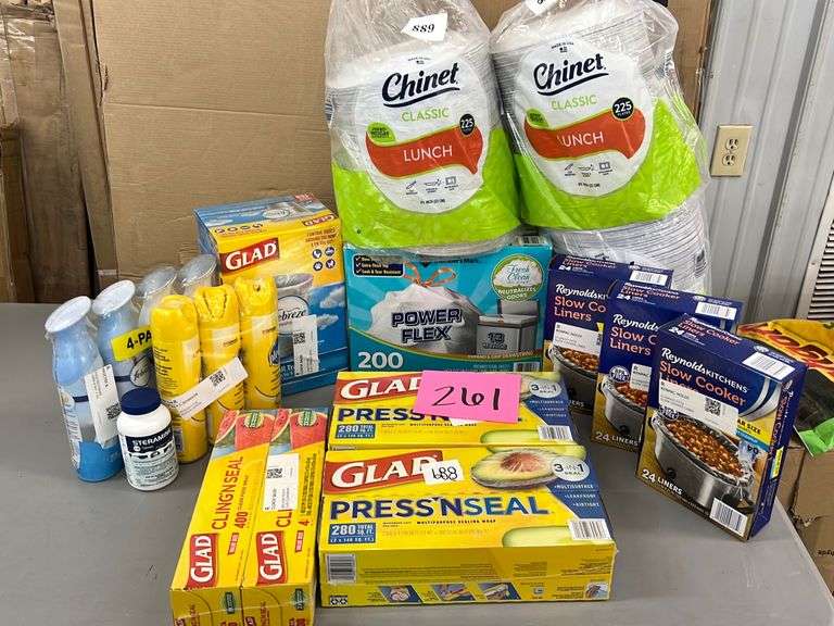 MISC LOT OF DISPOSABLE SERVEWARE SEE PHOTOS Earl's Auction Company