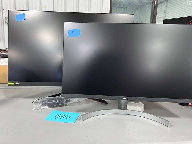 AS IS (2) LG MONITORS W/ CORDS Earl's Auction Company