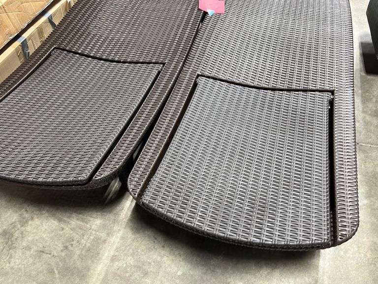 (2) KETER GRENADA SUN LOUNGER CHAIRS BROWN Earl's Auction Company