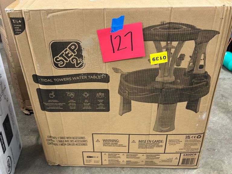 STEP 2 TIDAL TOWERS WATER TABLE IN BOX Earl
