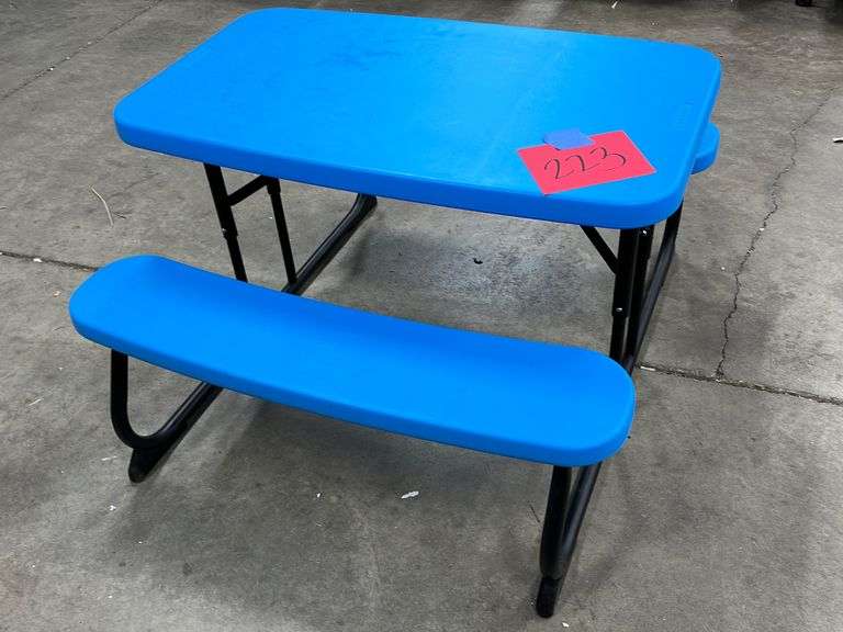 LIFETIME KIDS PLASTIC FOLDING PICNIC TABLE BLUE Earl's Auction Company