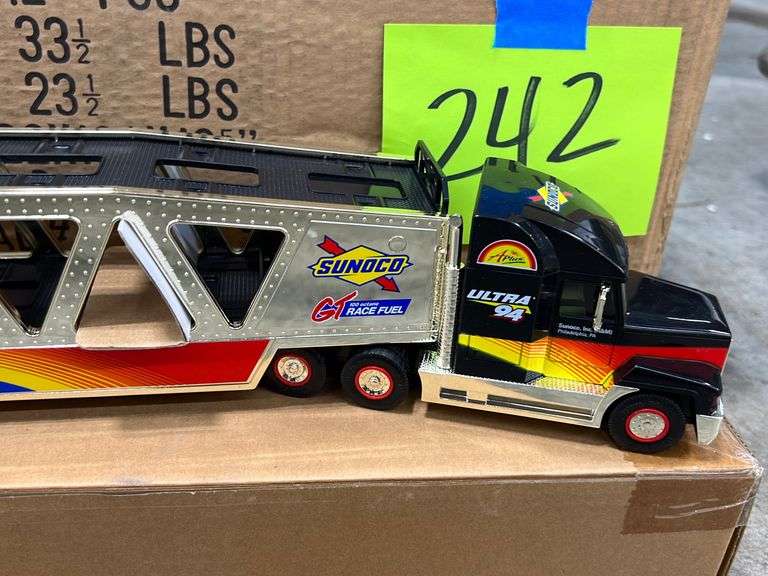 (12) 1999 SUNOCO CAR CARRIERS IN BOXES Earl's Auction Company