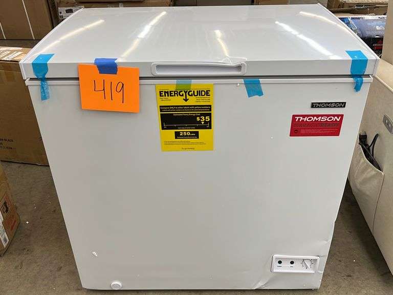 THOMSON 7.0CU FT WHITE CHEST FREEZER Earl's Auction Company