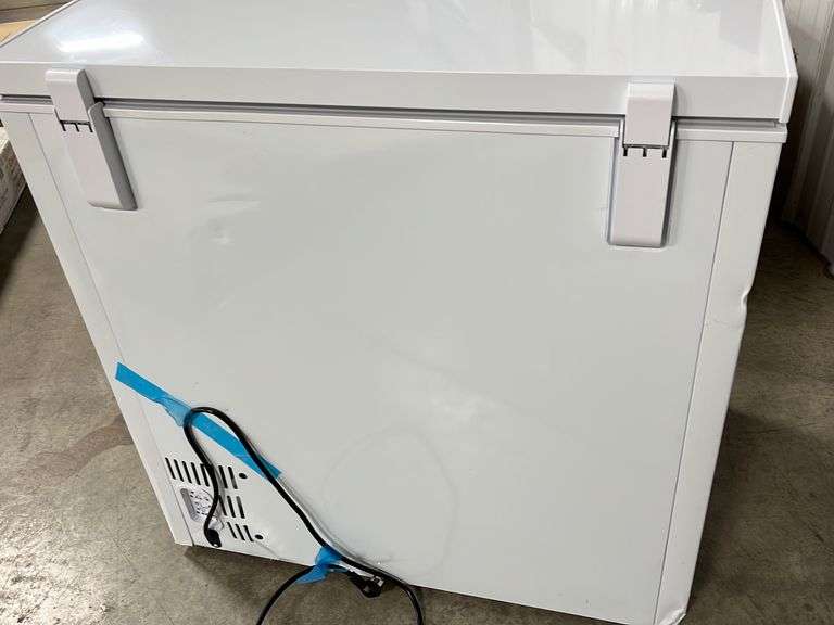 THOMSON 7.0CU FT. WHITE CHEST FREEZER Earl's Auction Company