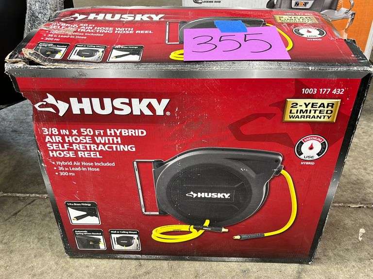 HUSKY AIR HOSE W/ REEL IN BOX Earl's Auction Company