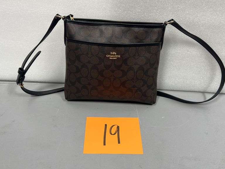 BROWN COACH CROSSBODY PURSE Earl's Auction Company