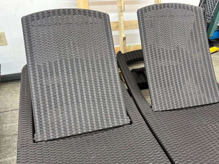 (2) KETER GRENADA SUN LOUNGER CHAIRS DARK BROWN Earl's Auction Company