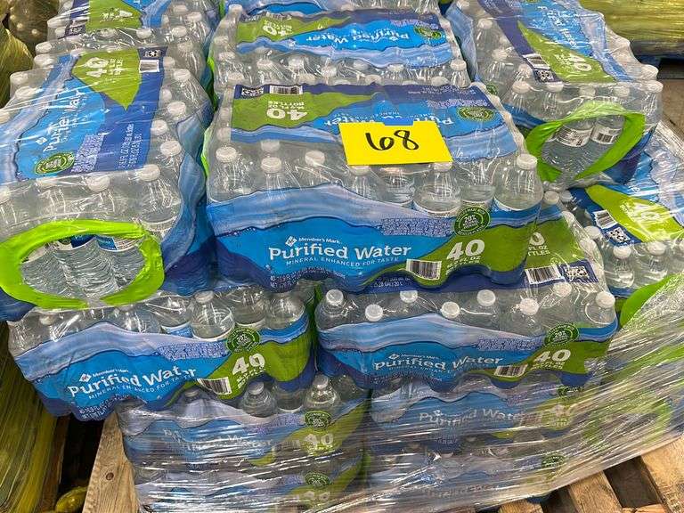 APPROX 30 PACKS OF MEMBERS MARK WATER BOTTLES 40 BOTTLES PER PACK Approx 30 packs of members mark water bottles 40 bottles per pack