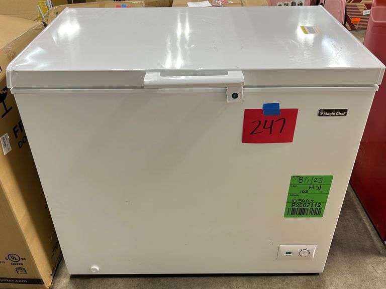 MAGIC CHEF 8.7CU FT WHITE CHEST FREEZER Earl's Auction Company