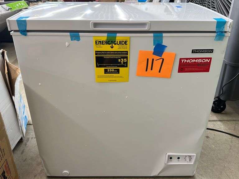 THOMSON 7.0CU FT WHITE CHEST FREEZER Earl's Auction Company