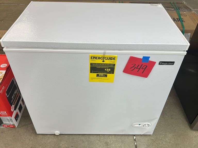 MAGIC CHEF 7.0CU FT WHITE CHEST FREEZER Earl's Auction Company