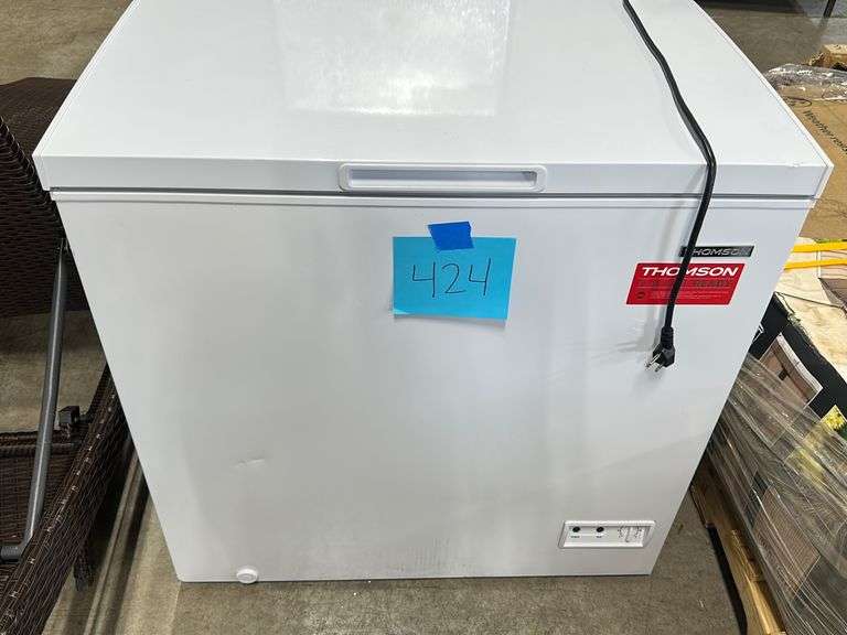 THOMSON 7.0CU FT WHITE CHEST FREEZER Earl's Auction Company