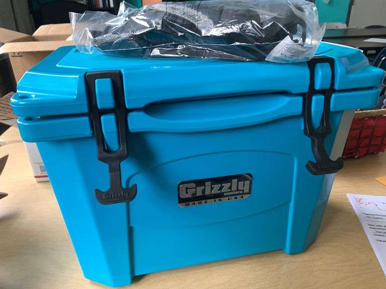 GRIZZLY 15L COOLER EK Auctioneers LLC
